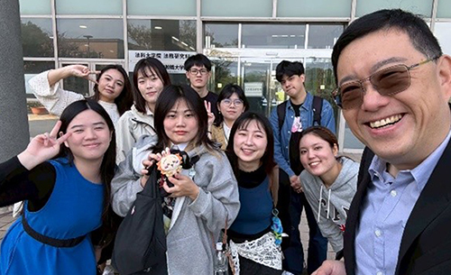 回顧久高島與臺灣和平島日治時期的歷史，展開跨地域文化記憶連結。