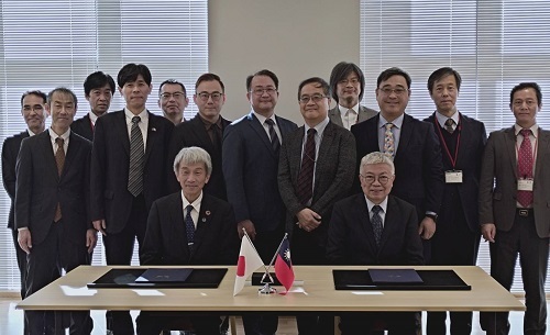 北聯大、日本SixERS首份「聯盟學生交換協議」簽約儀式合影。圖片