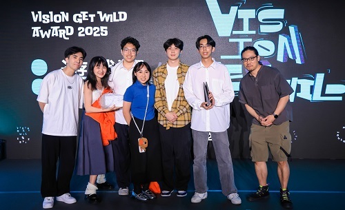 互動系周奐銓（左起）、俞卉嬨、蘇子貴、葉思佑、郭庭佑、顏維廷，以作品「無法忘懷的回憶」，榮獲2025放視大賞遊戲類非典型遊戲組金獎。