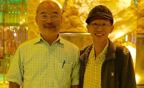 蔡秉燚博士（左）與臺北工專同窗蔡爾杰於美國合影。（北科大校友黃純忠提供）