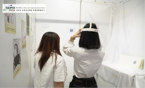 VR體驗作品操作情形_陽光沒有照亮的那一半