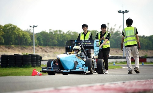 北科大第八代賽車TRX準備煞車測試