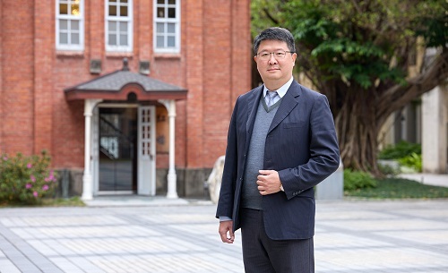 面對 AI 浪潮，北科大校長任貽均推動「育才三招」，直接把 Google、西門子等產業巨頭的資源引進校園。