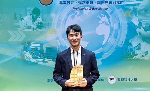 技優專班學生呂臣勳於頒獎典禮。圖片