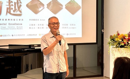 藝術家劉鎮洲致詞。