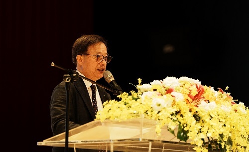 北科大建築文教基金會董事長侯西泉擔任名譽博士引言人。(攝影:呂宇絜)