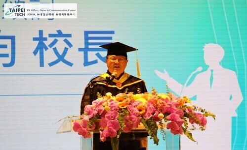 任貽均校長於畢業典禮勉勵畢業生勇敢迎向AI時代挑戰_封面