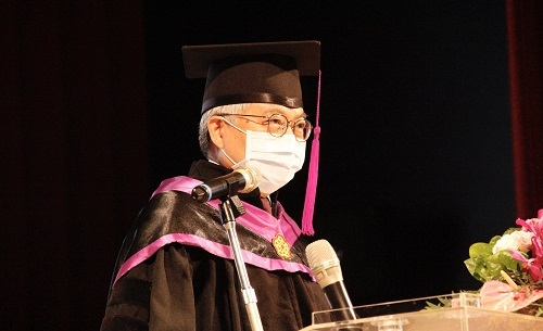 北科大校長王錫福勉勵畢業生，看見屬於自己的亮光。（洪錫範/攝）