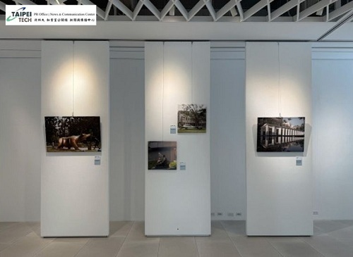 展區呈現以校園日常為主題的攝影與雕塑作品，透過藝術視角重新觀看熟悉的校園景象。