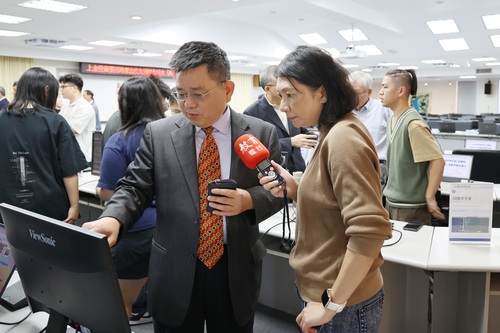 北科大主任秘書丁振卿接受媒體訪問